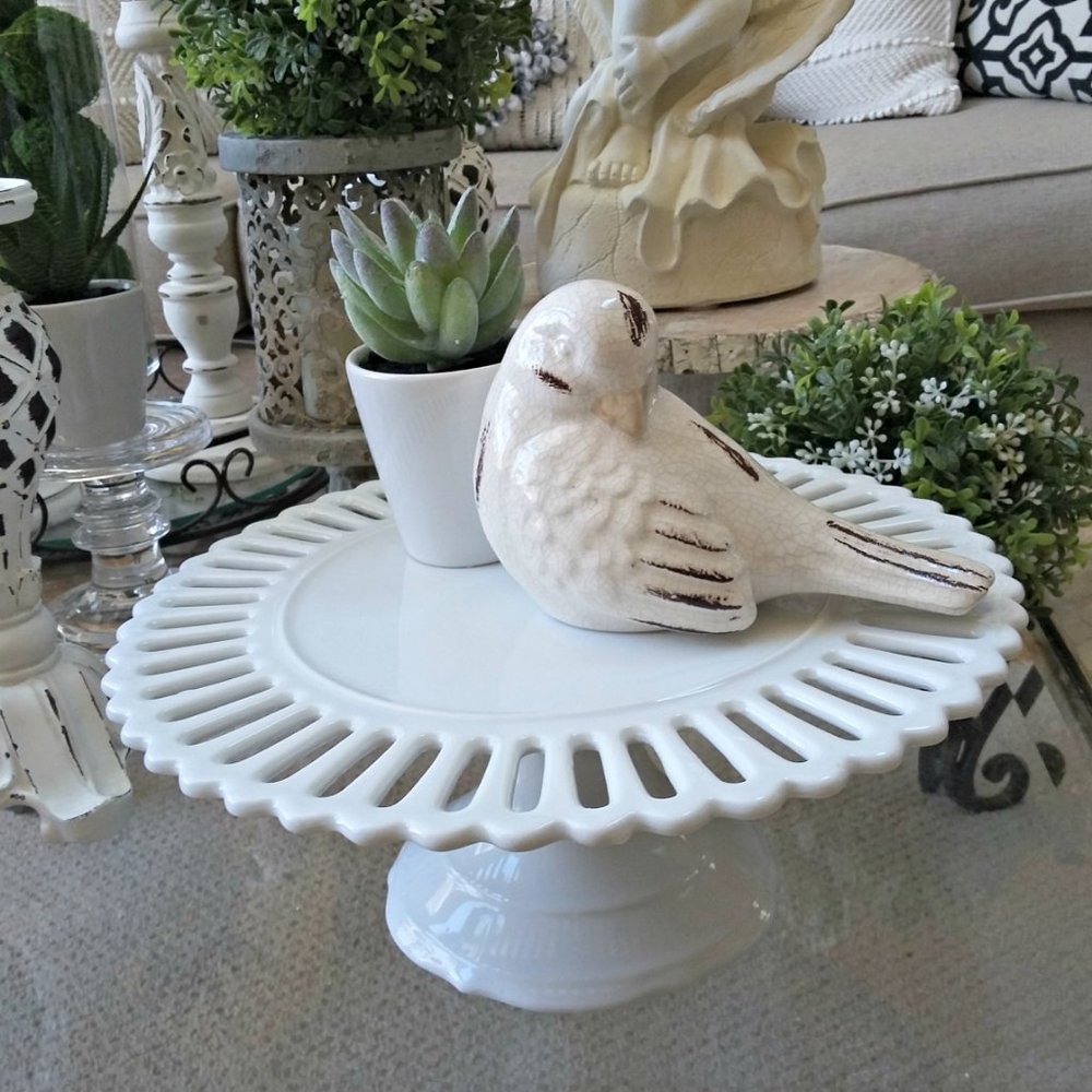 WHITE Farmhouse COTTAGE Openwork RISER Stand - Picture 2 of 2